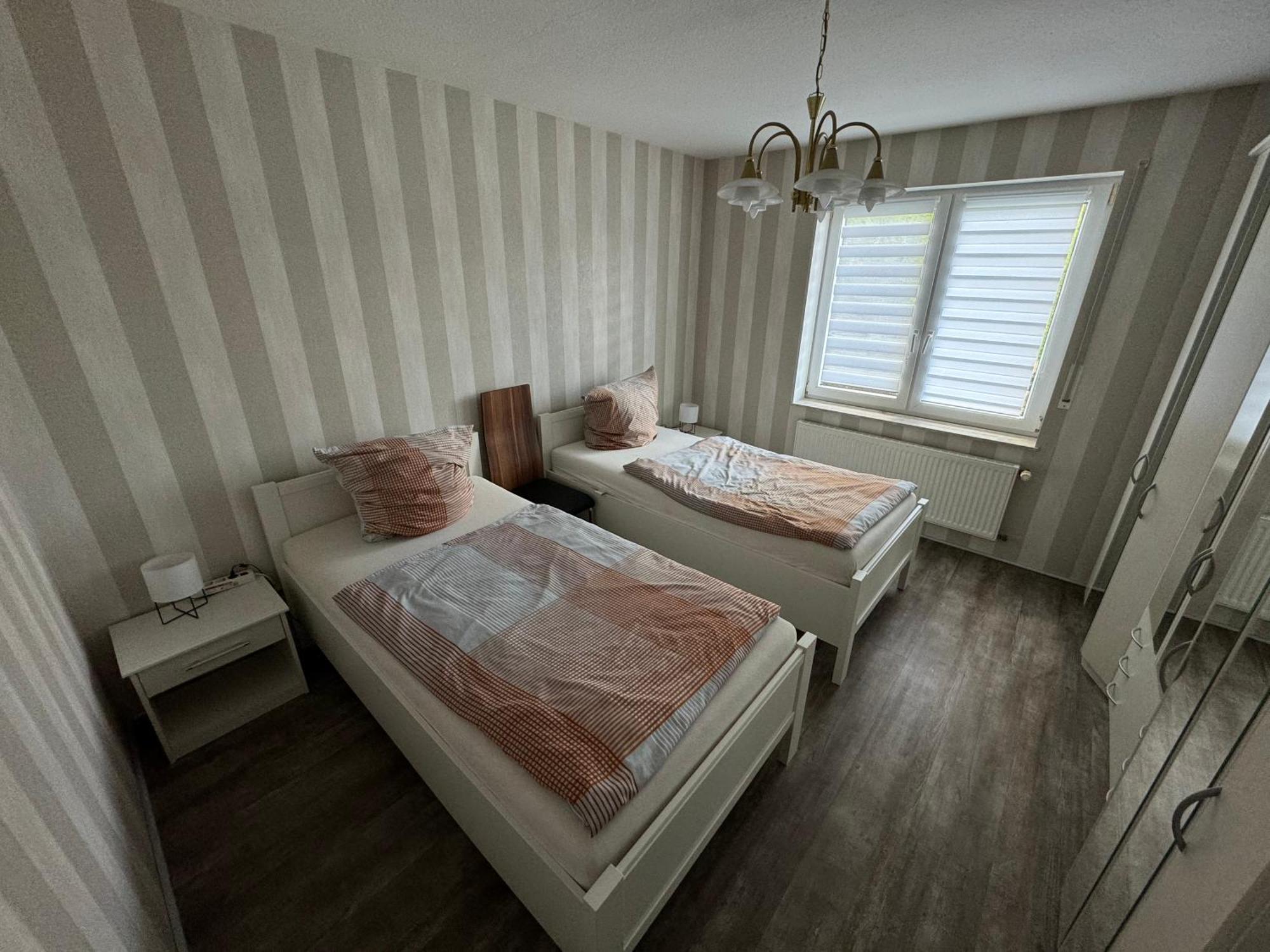 Apartment 24a Unten Links 3 *